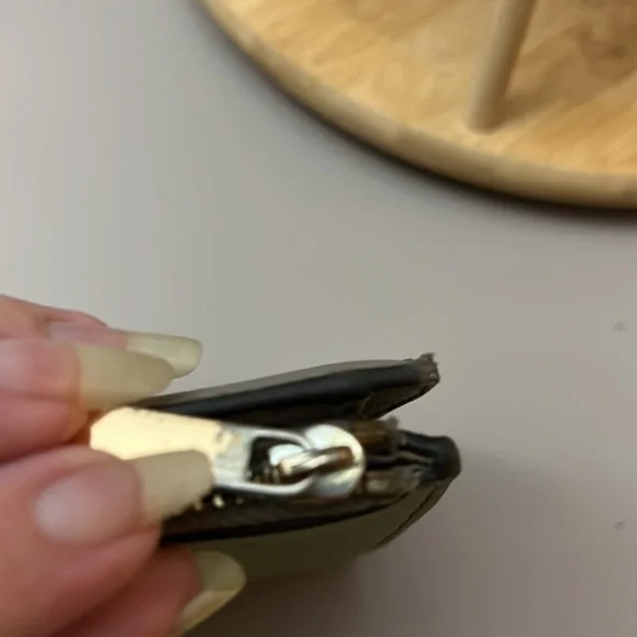 TORY BURCH EMERSON LEATHER WALLET - Picture 6 of 11